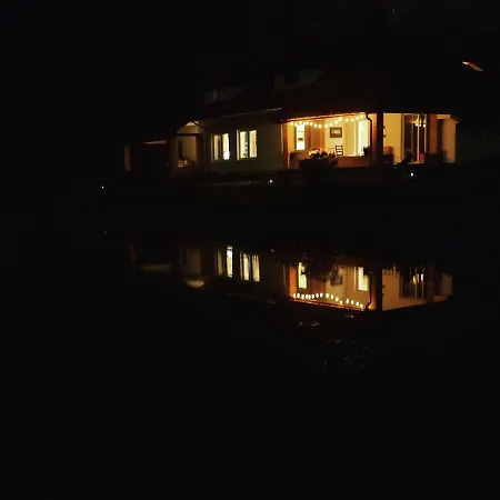 Domeczek Na Uboczu Villa