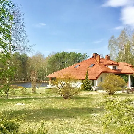 Domeczek Na Uboczu *